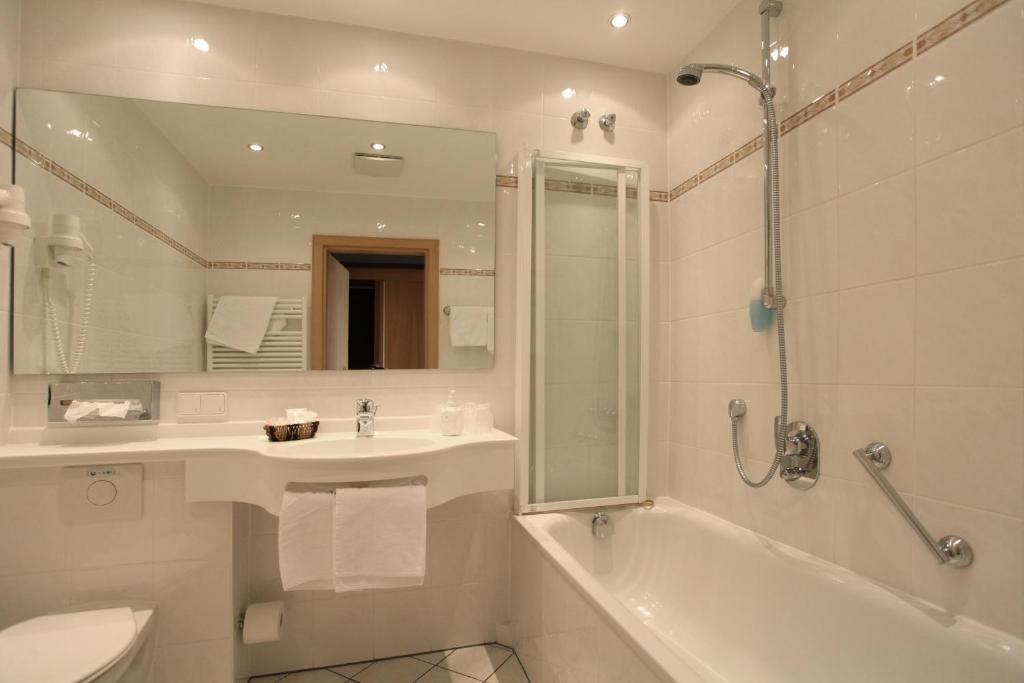 Hotel-Restaurant Esbach Hof Kitzingen Extérieur photo
